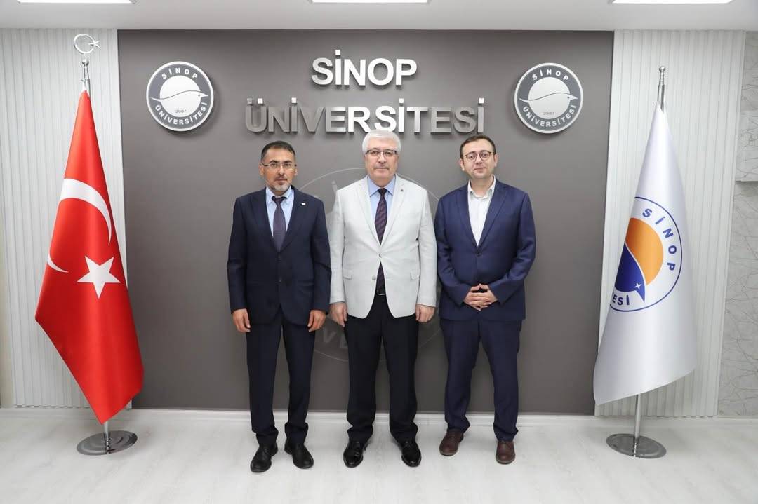 Prof. Dr. Enderhan Karakoç’tan Rektör Taşdemir’e Ziyaret