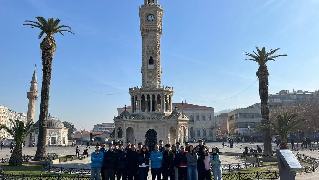 Sinoplu robotçular İzmir’de destan yazdı