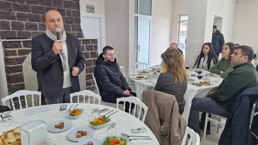 Sinop Belediyesi personeli öğle yemeğinde bir araya geldi