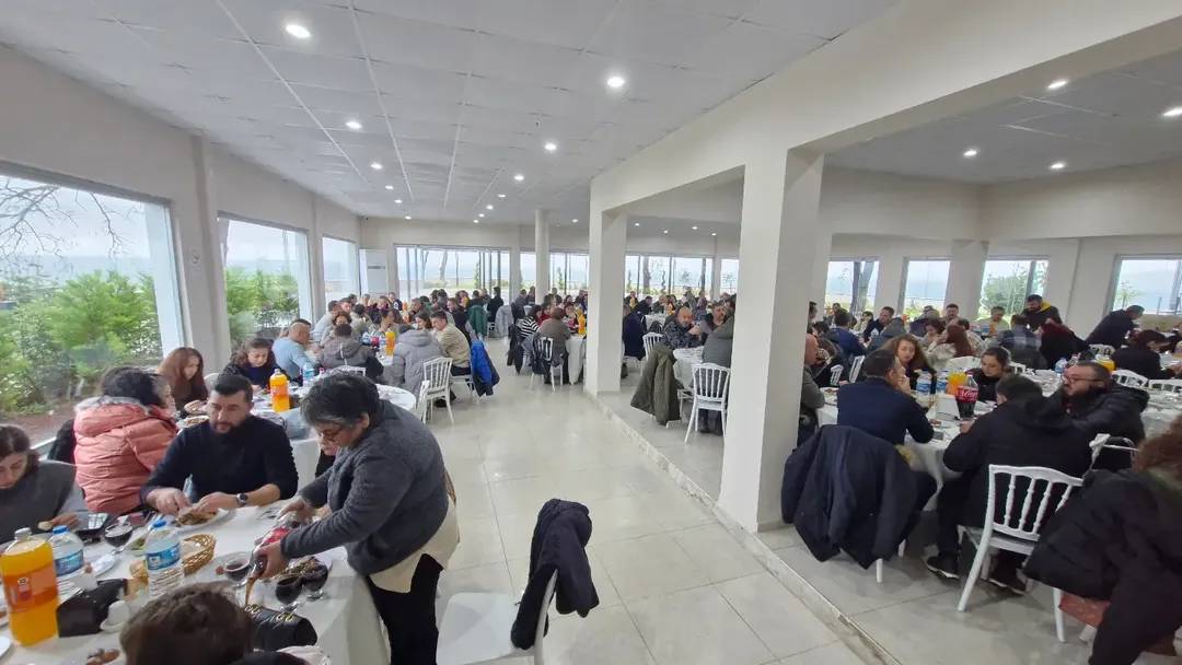 Sinop Belediyesi personeli öğle yemeğinde bir araya geldi