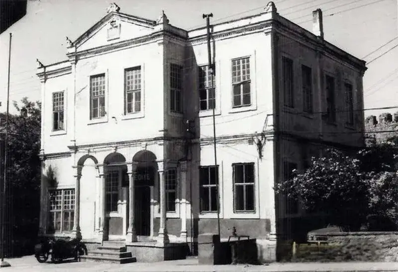 Tarihi Belediye binası yeniden inşa edilecek