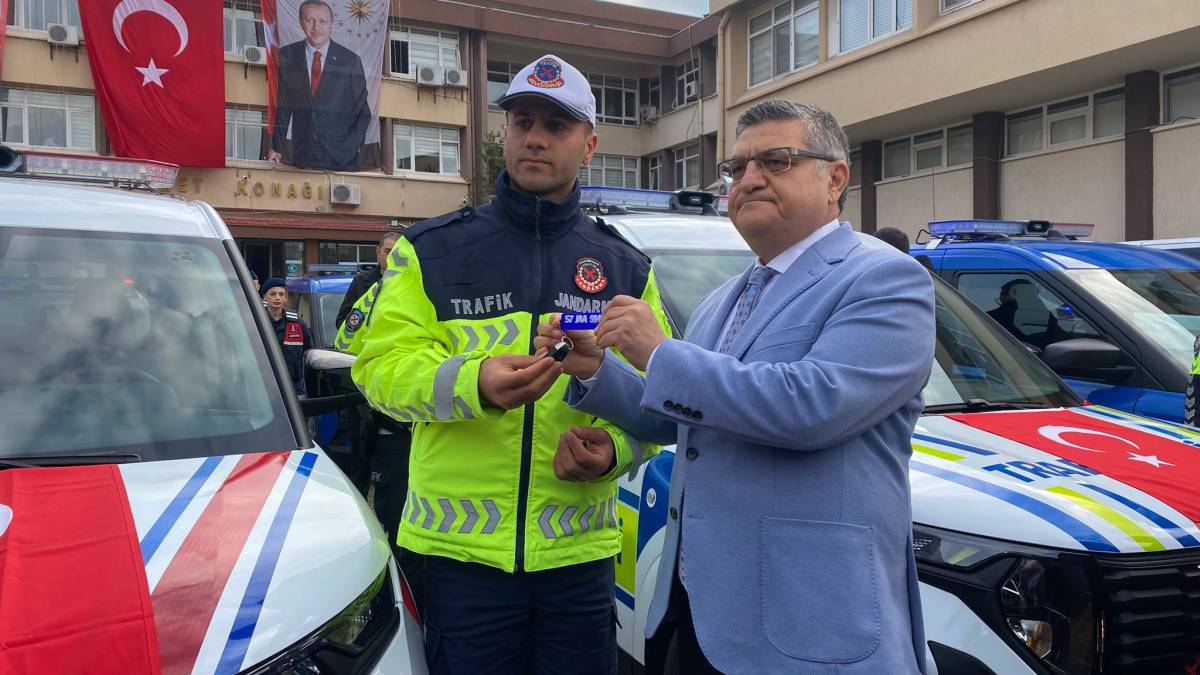 Sinop’ta emniyet ve jandarmaya 19 yeni araç tahsis edildi