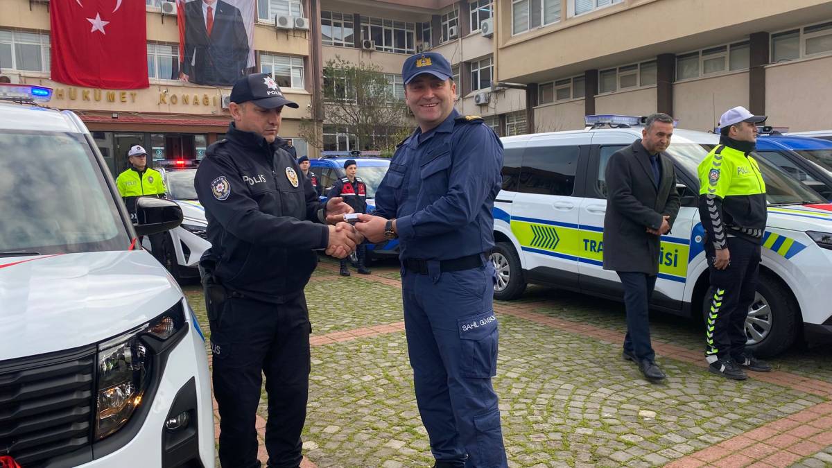 Sinop’ta emniyet ve jandarmaya 19 yeni araç tahsis edildi