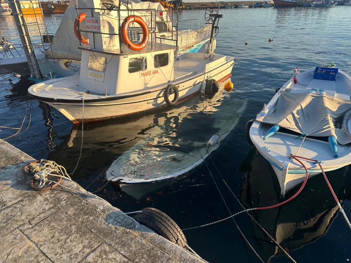 Sahilde bağlıydı, bir anda battı
