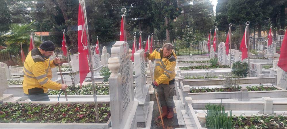 Yeni yılın ilk gününde şehit kardeşini yalnız bırakmadı