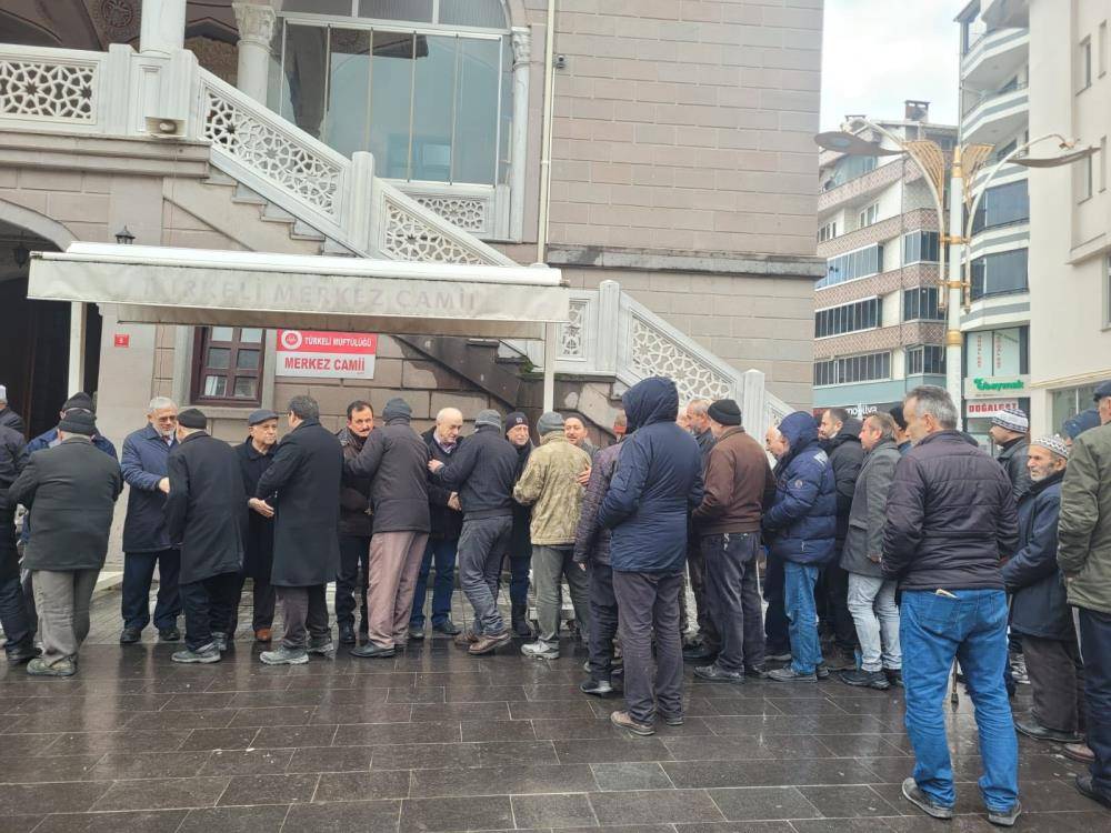 Türkeli'de umre yolcuları dualarla uğurlandı