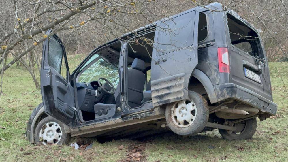 Yoldan çıkan araç 60 metrelik uçuruma yuvarlandı: 1 ölü, 2 yaralı