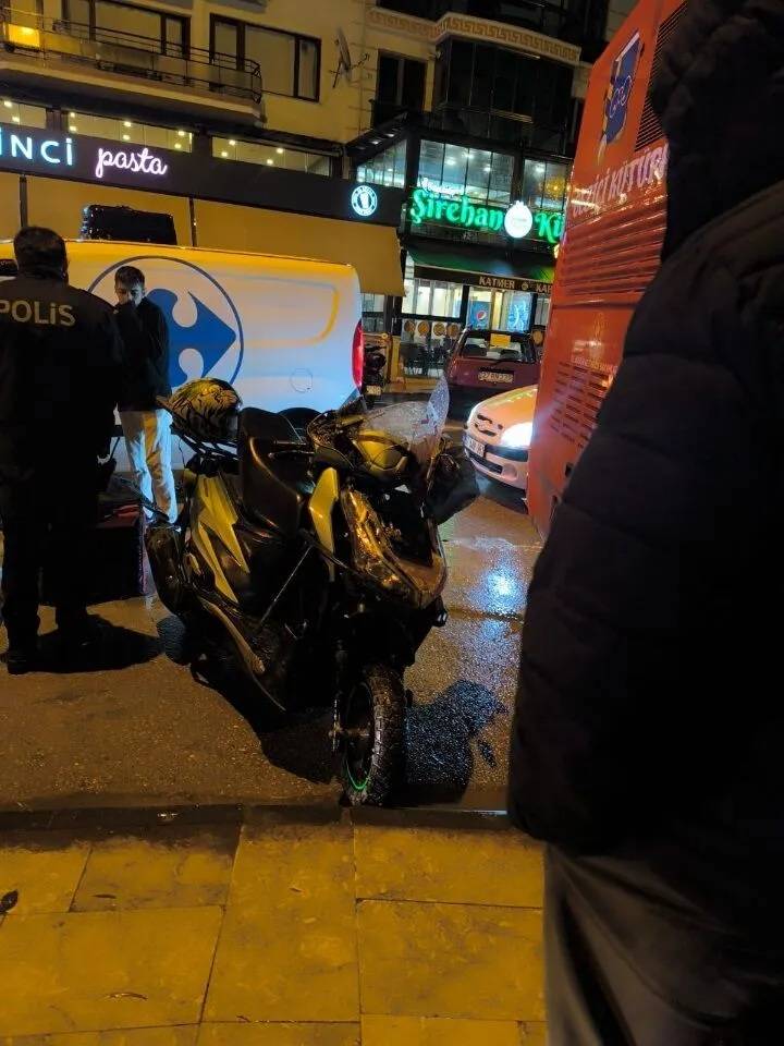 Sinop’ta motosiklet yayaya çarptı: 2 yaralı