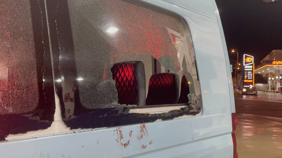 Sinop’ta alkollü şahıs dehşet saçtı: Dolmuş camına kafa atıp polise direndi