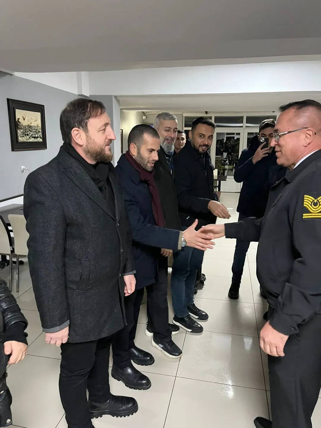 AK Parti teşkilatından yılbaşı mesaisindeki personele vefa ziyareti