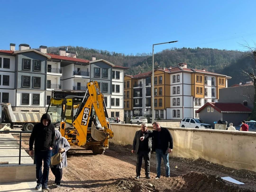 Başkan Kaya yol çalışmalarını inceledi