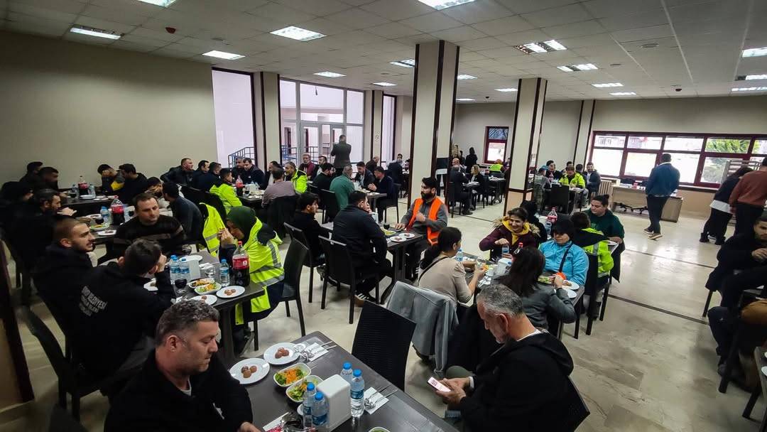 Sinop Belediyesi’nden kar mesaisine teşekkür yemeği