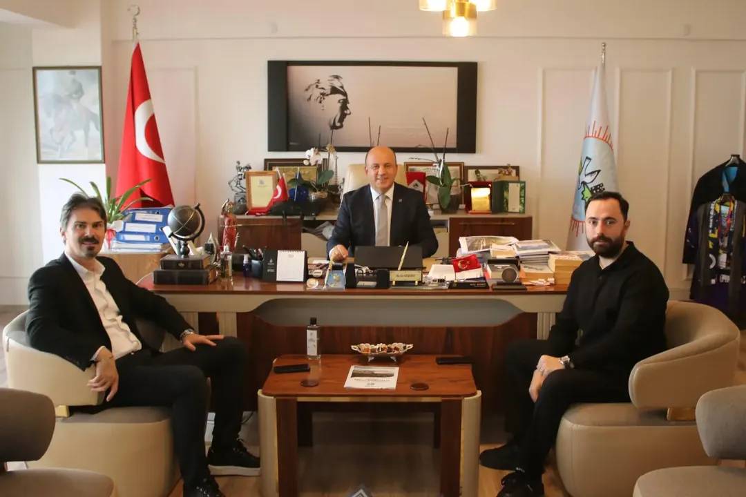 Dünya şampiyonu Karakurt'tan Başkan Gürbüz'e ziyaret