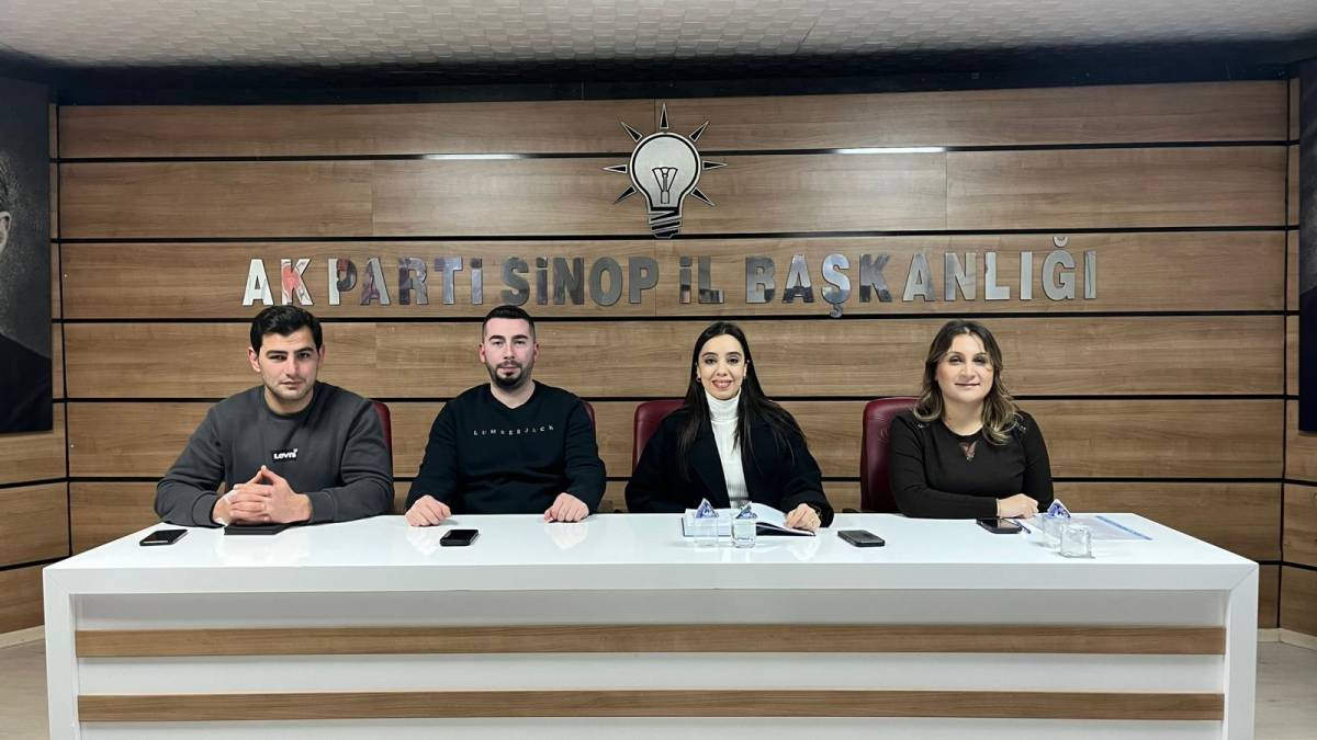 Sinop’ta genç siyasetçilere sürpriz kutlama