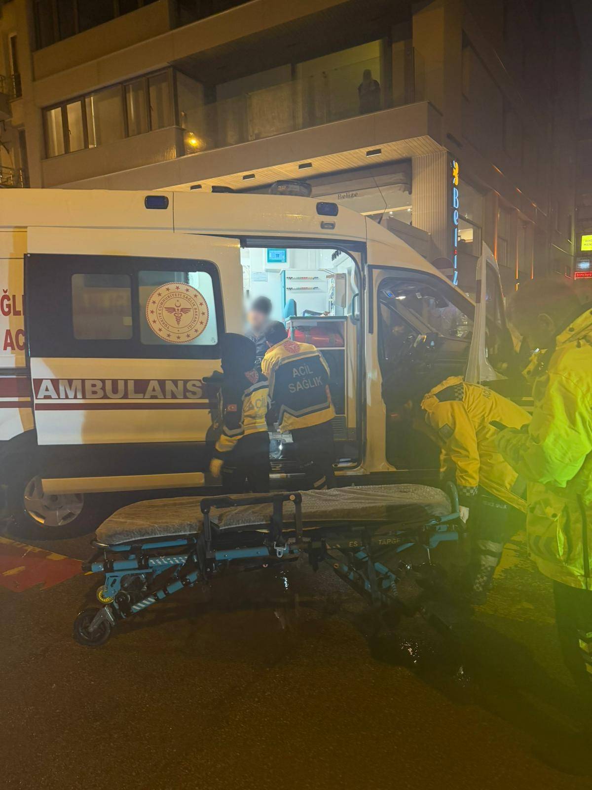 Sinop’ta motosiklet yayaya çarptı: 2 yaralı