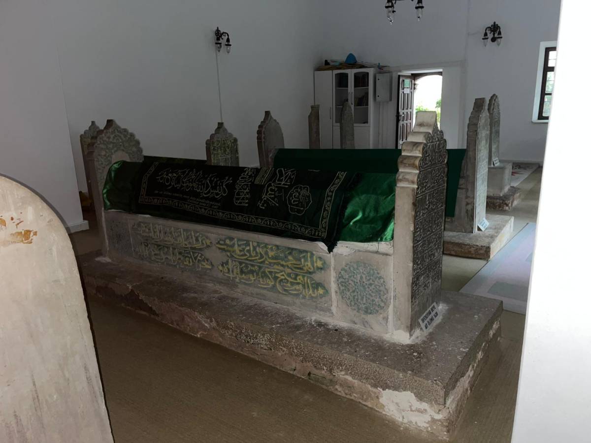 Sinop’ta ecdat yadigarı türbe ilgi bekliyor