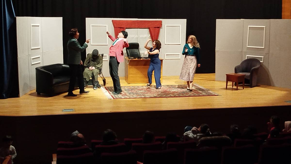 Tiyatroseverler “Halley Kuyruklu Yıldız, Dünyanın Sonu”nda buluştu