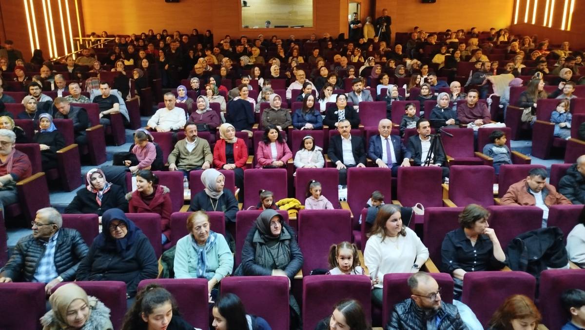 Boyabat'ta müzik dolu gece: Aşkın nağmeleri 14 şubat için yankılandı