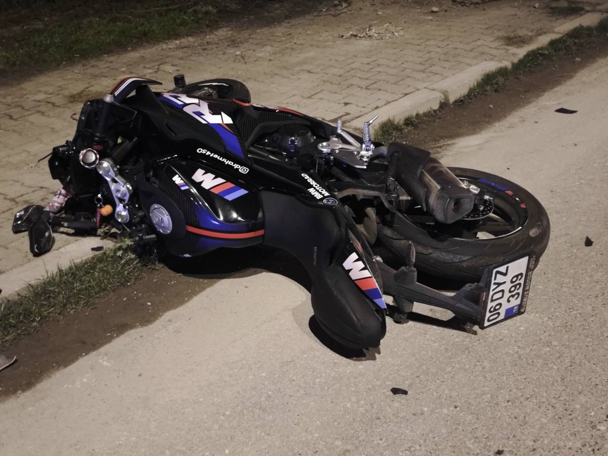 Camiden çıkan yaşlı adama motosiklet çarptı