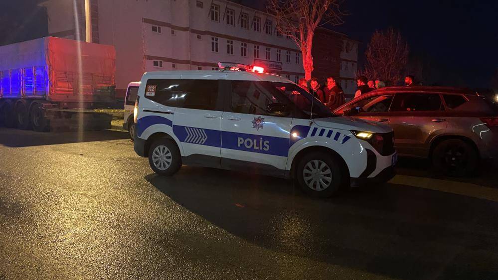 Parkta çıkan tartışma bıçaklı kavgaya dönüştü: 1 yaralı