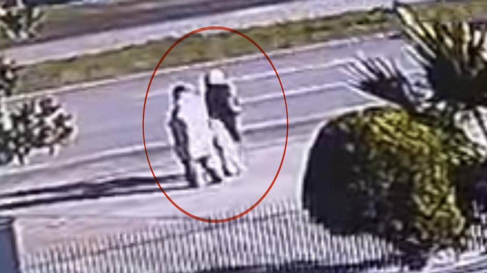 Kızına kahvaltıya giden adama peş peşe iki otomobil çarptı: Feci kaza kamerada