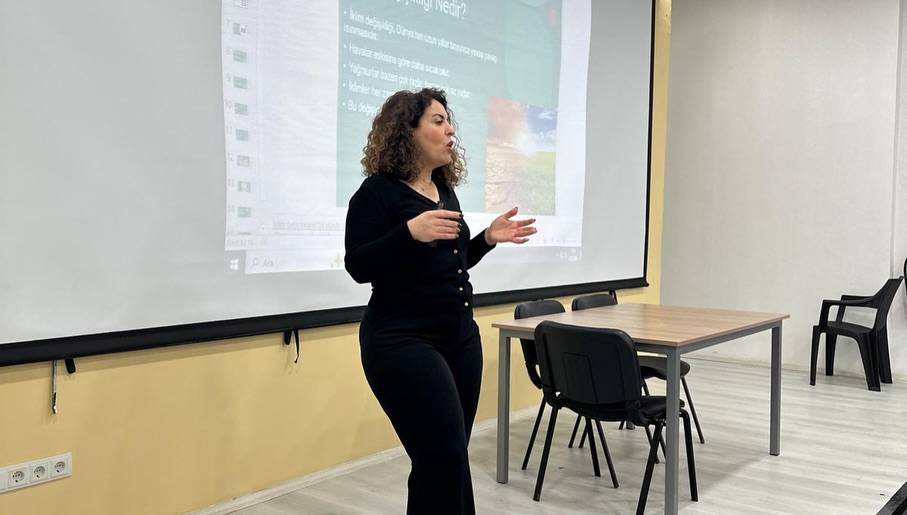 Minik öğrenciler iklim değişikliği hakkında bilgilendirildi