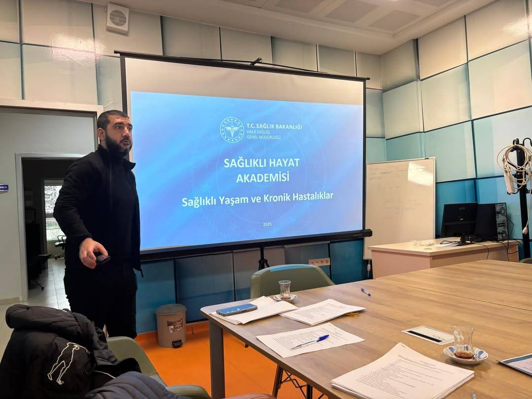 Türkeli’de Gençlik Merkezi personeline ‘Sağlıklı Hayat’ eğitimi