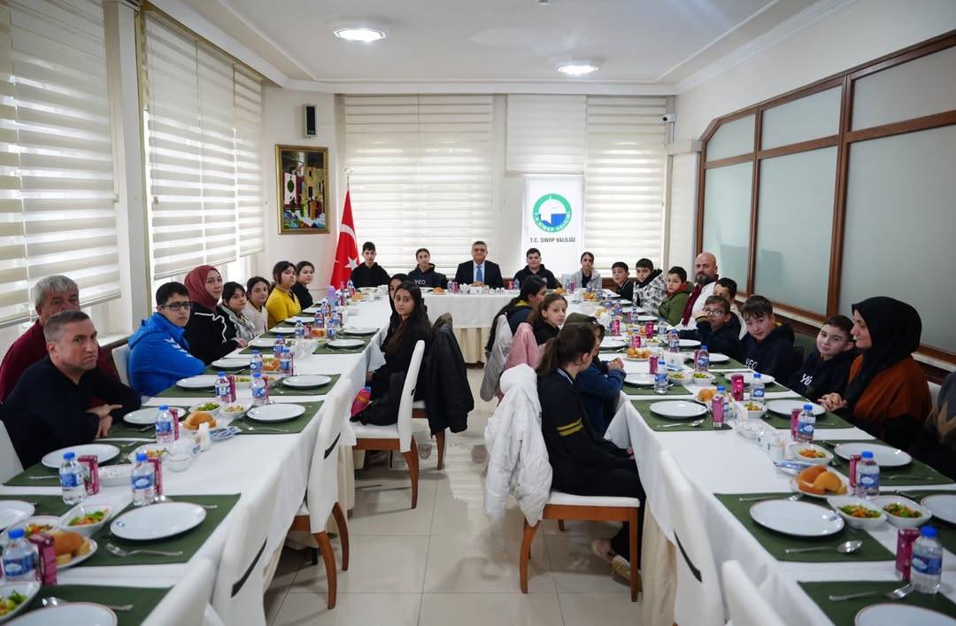 Vali Özarslan’dan öğrencilere sıcak karşılama