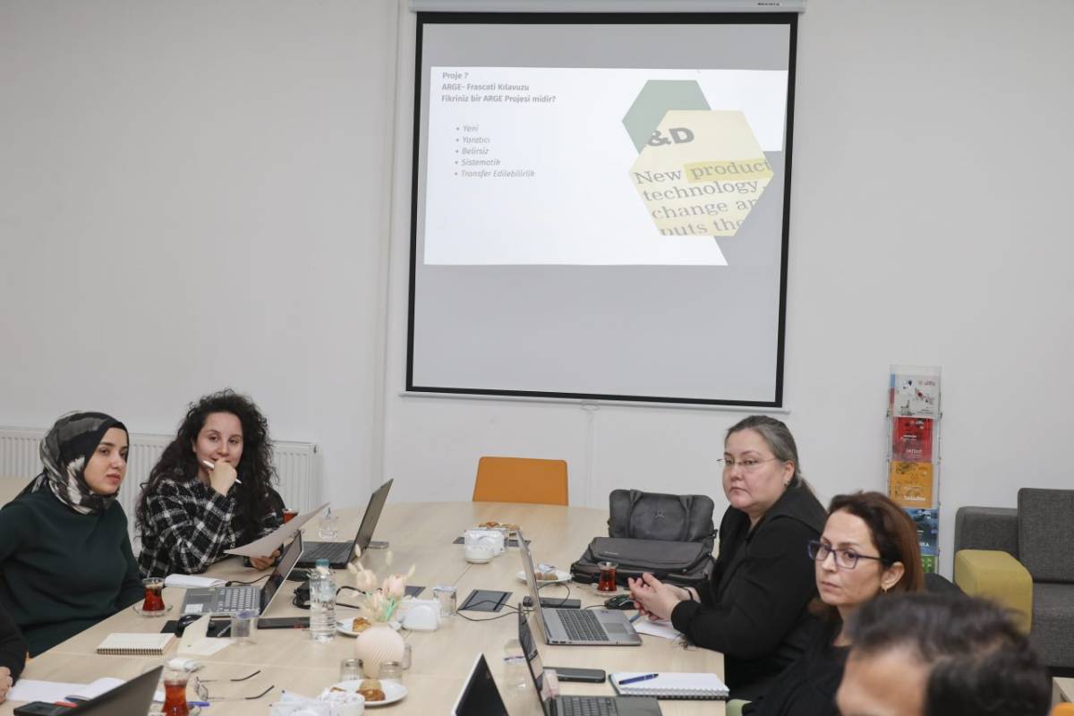 TÜBİTAK 1002 proje geliştirme çalıştaylarının ikinci etabı başladı
