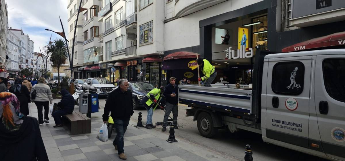 O kapakların üzerine asfalt döküldü