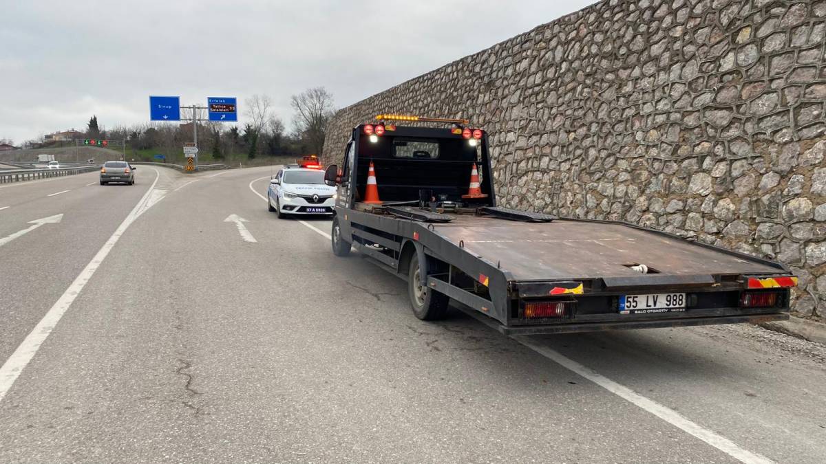 Sinop'ta motosiklet kamyona arkadan çarptı:1 yaralı