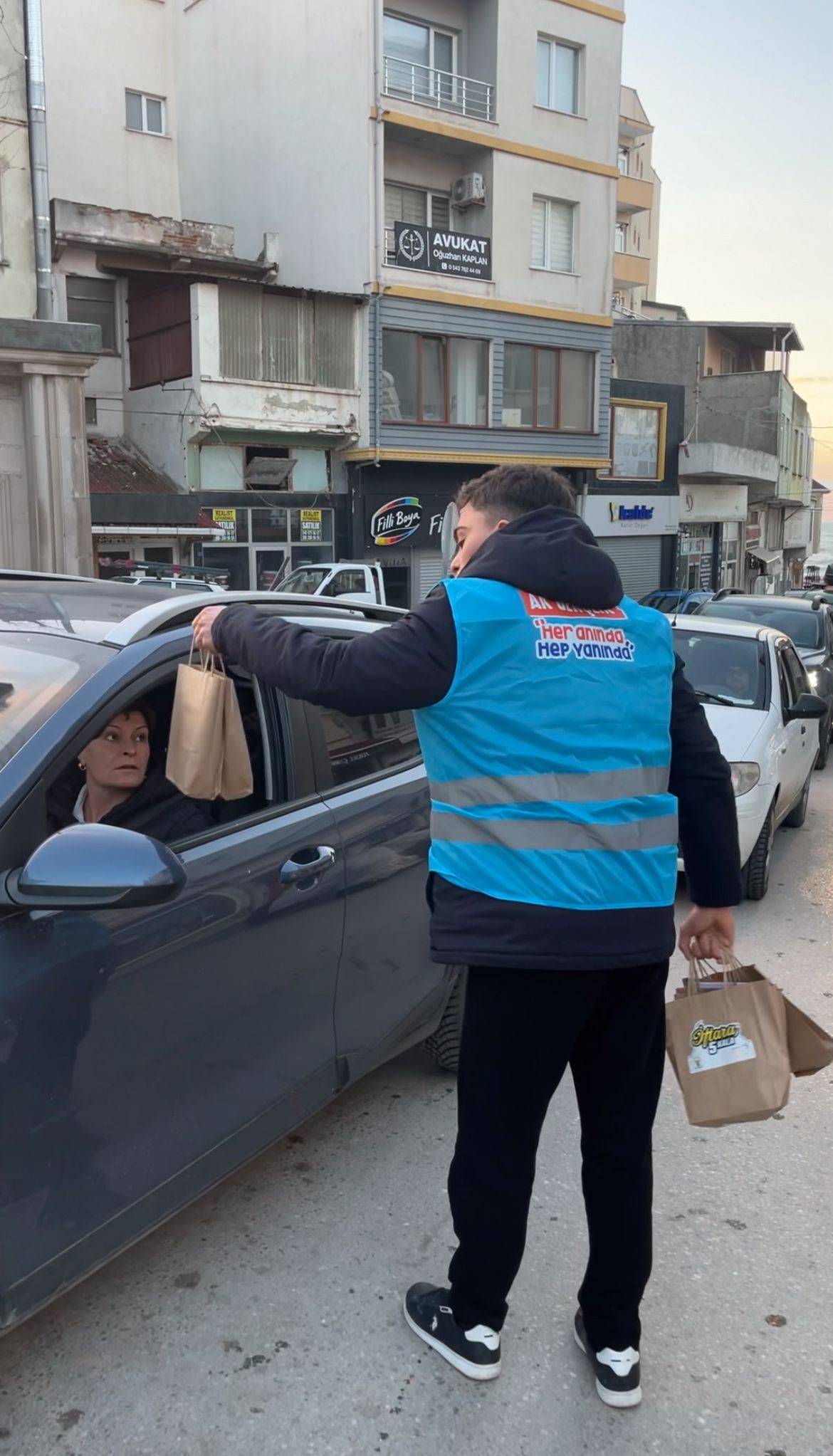 Ramazan bereketi gençlerin eliyle dağıtıldı