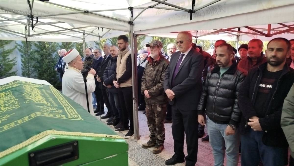 Sinop'ta kahvehanede düşerek başını beton zemine çarpan kişi öldü