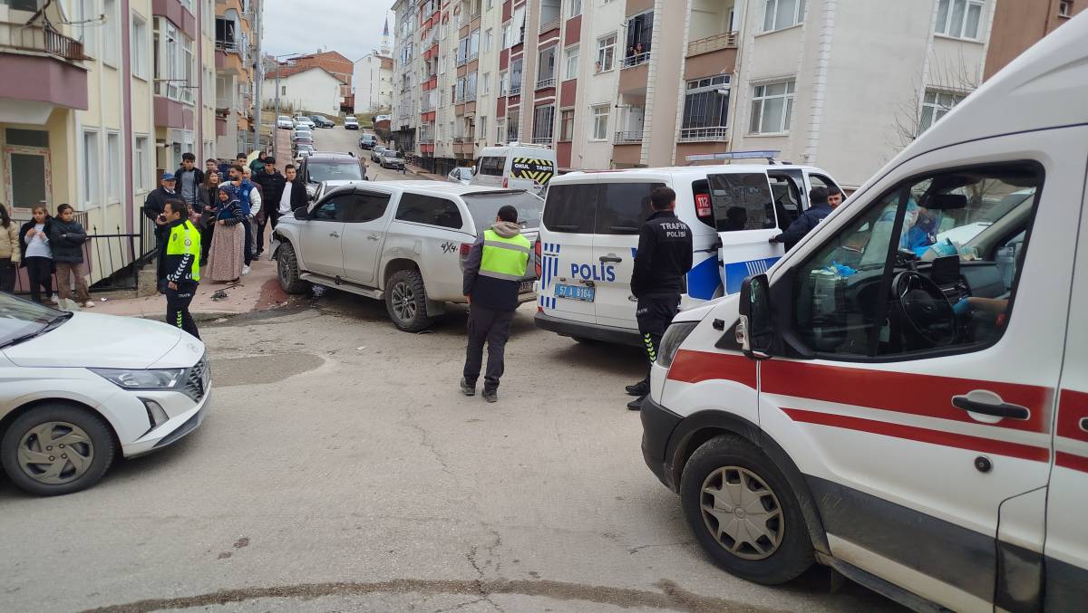 Sinop'ta üç aracın karıştığı kazada 2 kişi yaralandı