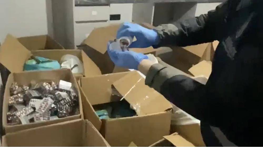 Zehir tacirlerine ağır darbe: 421 bin hap ele geçirildi