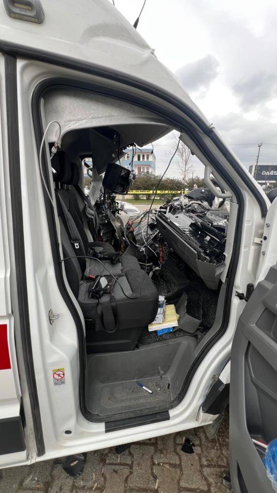 Vakaya giden ambulans kaza yaptı: 1 ölü, 3 yaralı