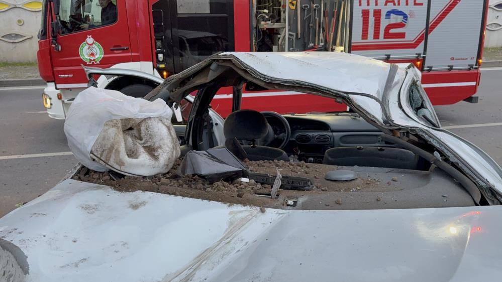 Alkolden işlem gördü direksiyona geçip kaza yaptı: 4 yaralı