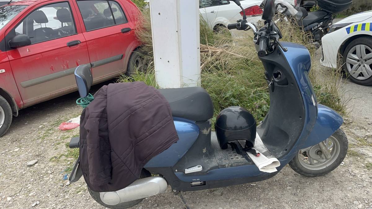 Sinop’ta elektrikli motosiklet devrildi: 1 yaralı