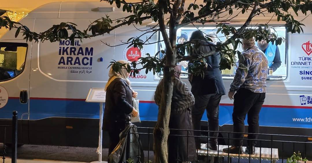 Sinop'ta Teravih Sonrası İçleri Isıtan İkram