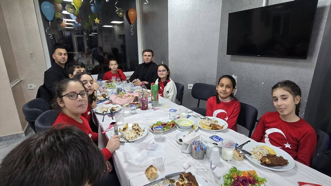 Kaymakam Çelik'ten minik öğrencilere iftar daveti