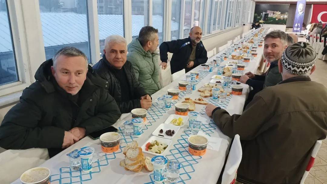 Anahtar Parti Erfelek'te iftar programı düzenledi