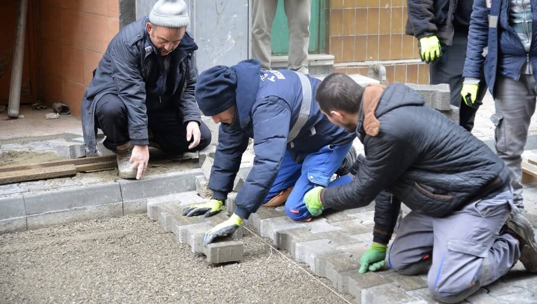 Türkeli’nin sokakları kilitli parkeyle buluşuyor