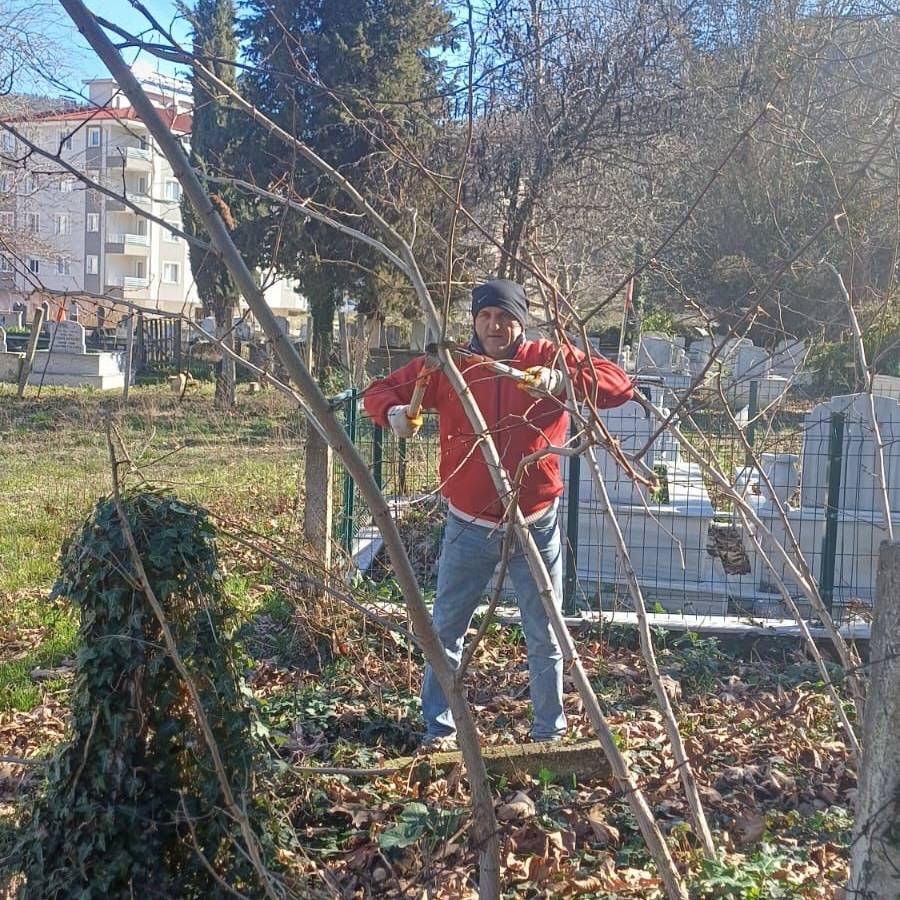 Ayancık'ta mezarlıklar bayrama hazırlanıyor