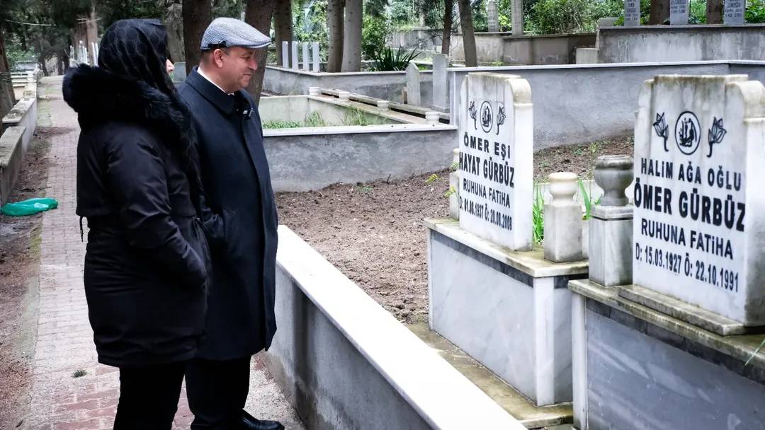 Başkan Gürbüz’den arefe günü kabir ziyareti