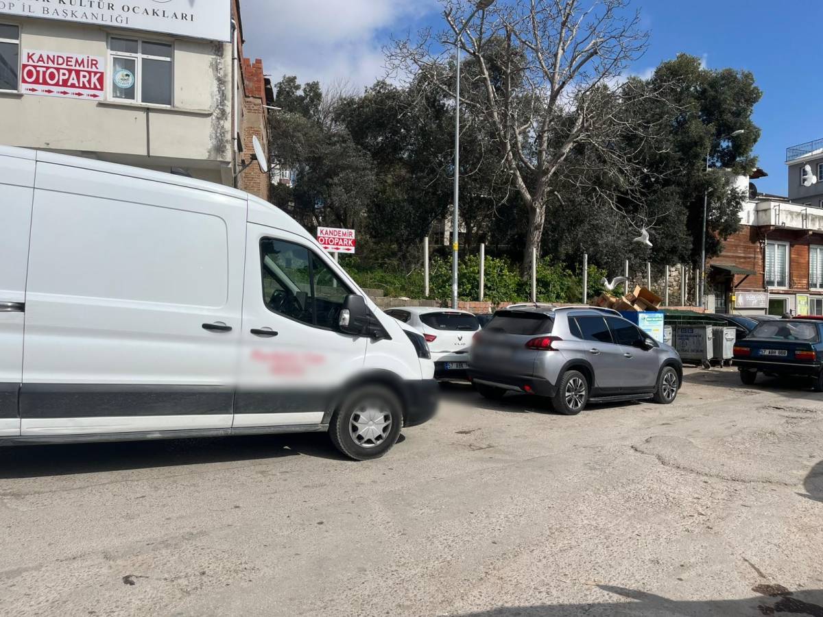 Sinop’ta trafik değil ‘park’ terörü: Yol var, geçit yok