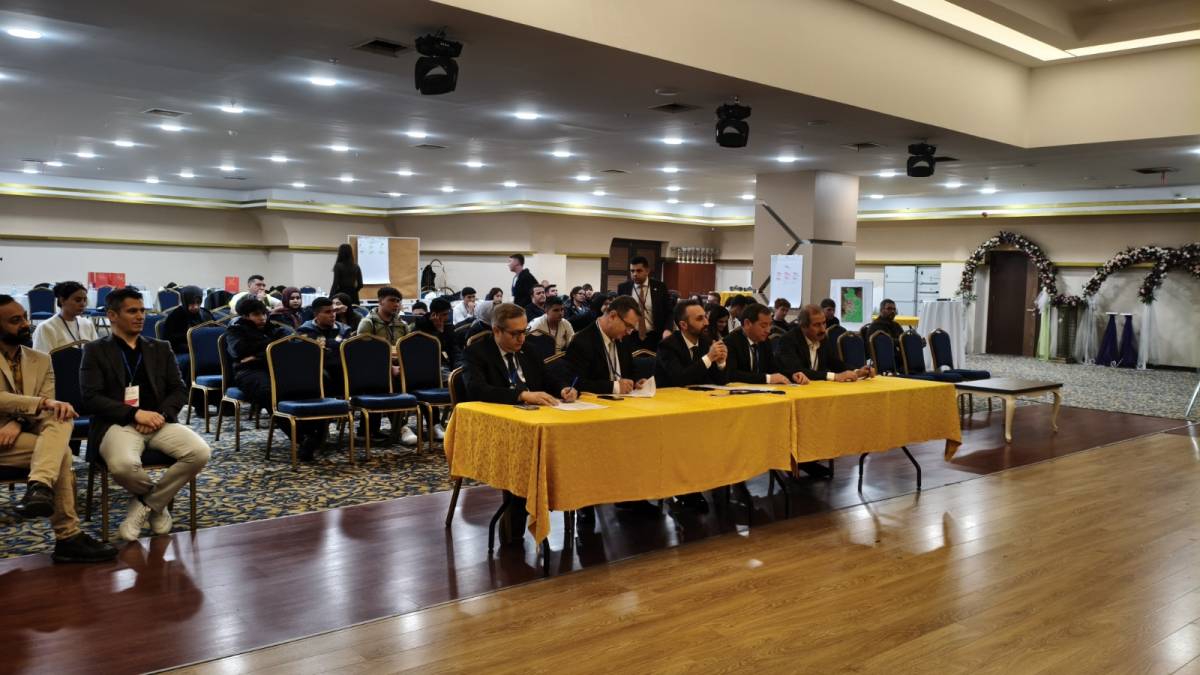 Genç girişimciler görücüye çıktı: Geleceğin projeleri ödüllendirildi