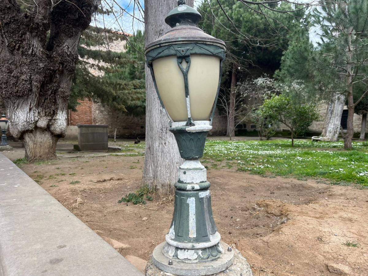 Tarihi camide aydınlatma revizyonu talebi