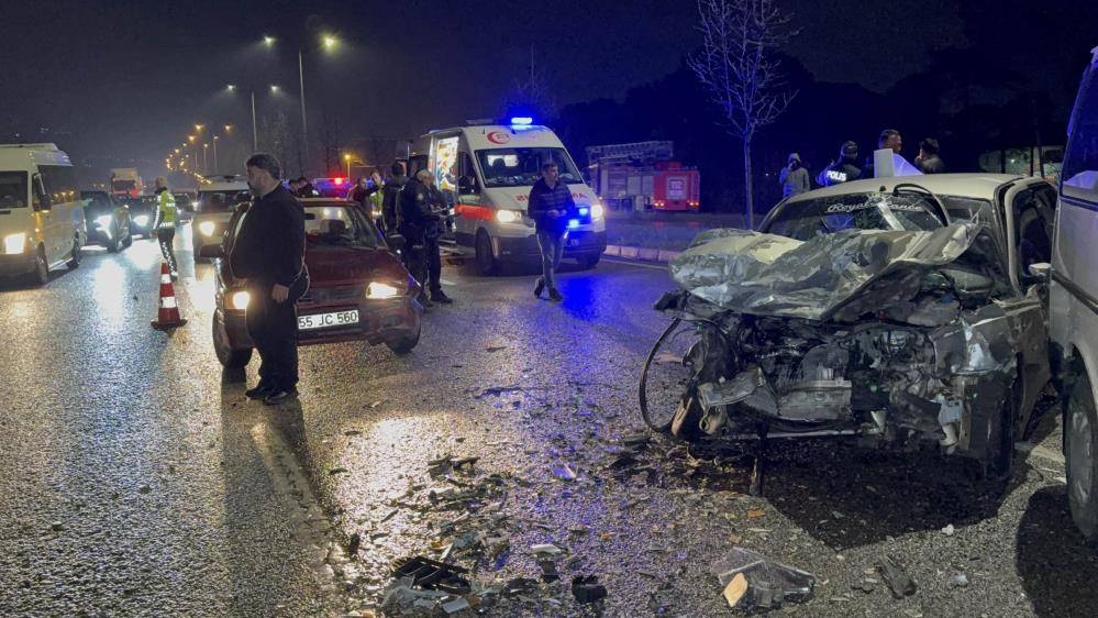 Samsun'da zincirleme trafik kazası: 6 yaralı