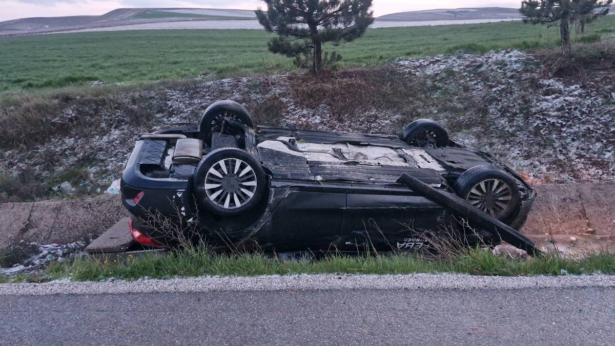 Kaygan yol kazaları beraberinde getirdi: 1 ölü, 3 yaralı