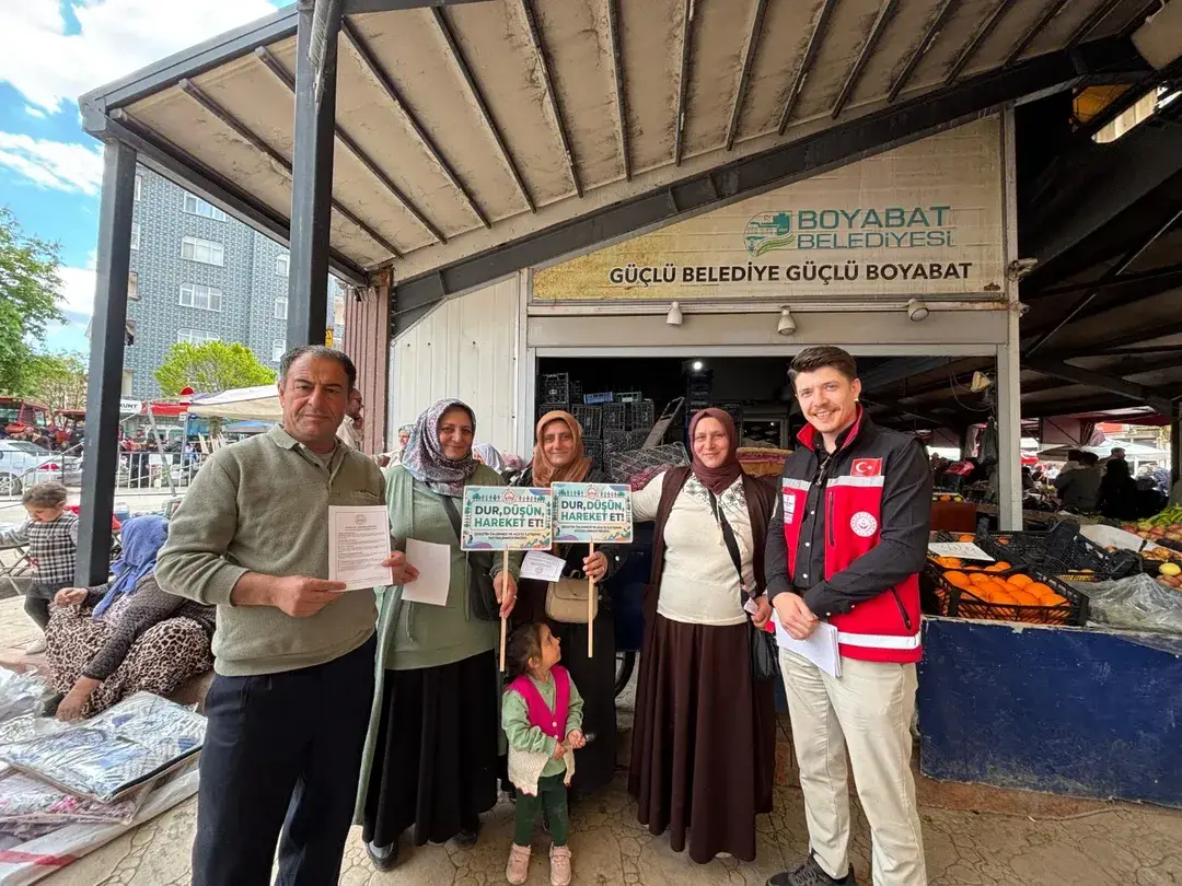 Öfkeyle kalkıp zararla oturmamak için sahaya indiler